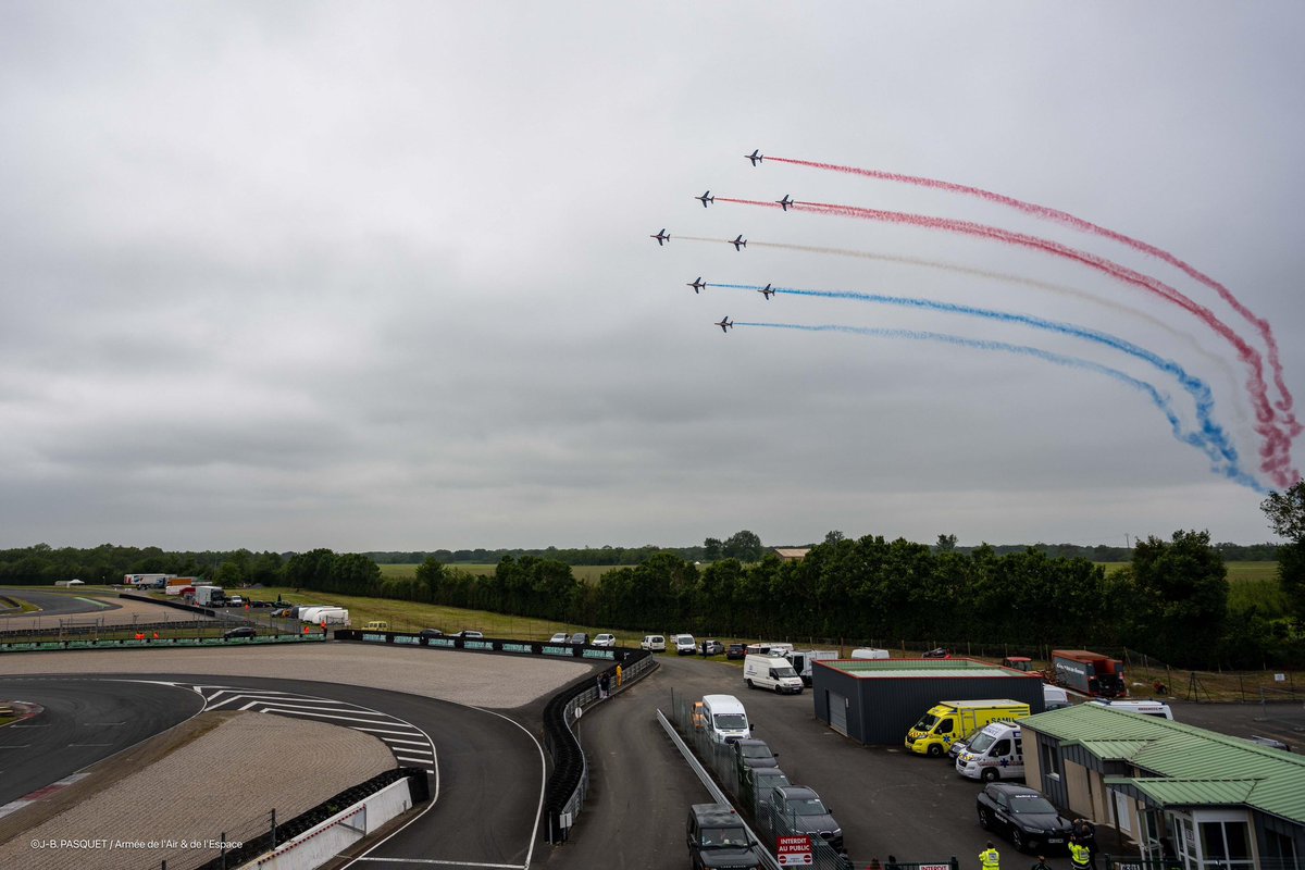 PAFofficiel's tweet photo. @PAFofficiel a à cœur de s’engager dans le domaine associatif, présent au circuit de Val de Vienne au Vigeant pour l’événement de Sport &amp; Collection afin de soutenir leur engagement pour 500 Ferrari contre le cancer. https://t.co/EfVYH2VVSi