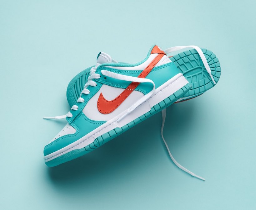 Sneaker Deals GB tweet media