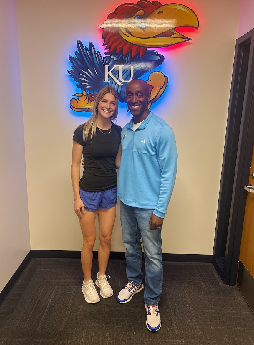 Had a great time at my KU unofficial visit! Thank you so much <a href="/NicFortenberry/">Nic Fortenberry</a> for having me and showing me an awesome time!! <a href="/kansastfxc/">Kansas Track & Field x Cross Country</a> <a href="/MHS_TF/">MHS Track&Field</a> #uncommitted #unofficialvisit