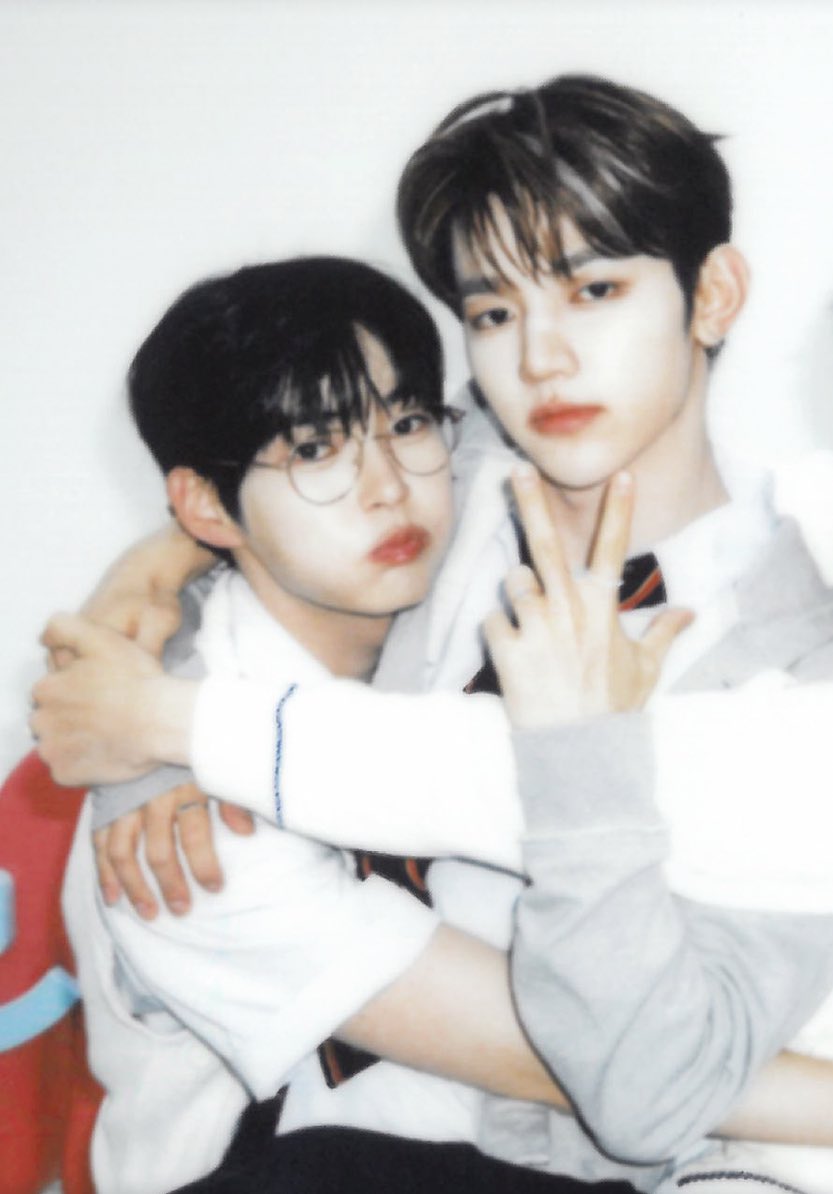 sunghaobin's tweet photo. hao in hanbin’s lap again 😭 https://t.co/h3220CgROH