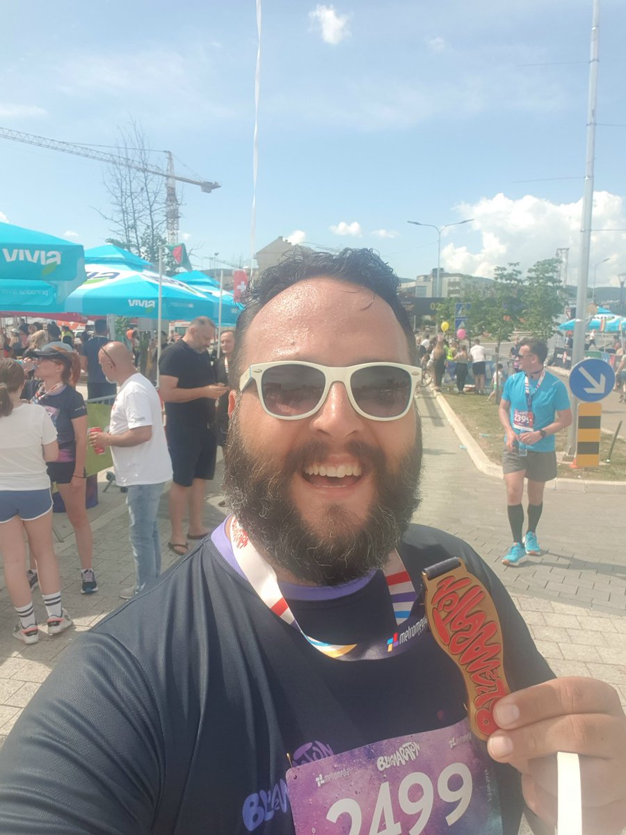 milosblagojevic's tweet photo. Istrčan moj 8. polumaraton (zvanični), a ukupno 13 do sada.
Oboren lični rekord. Ou jeah.
#trcanje #polumaraton
@runandmore_com https://t.co/IrVpk2xc0E
