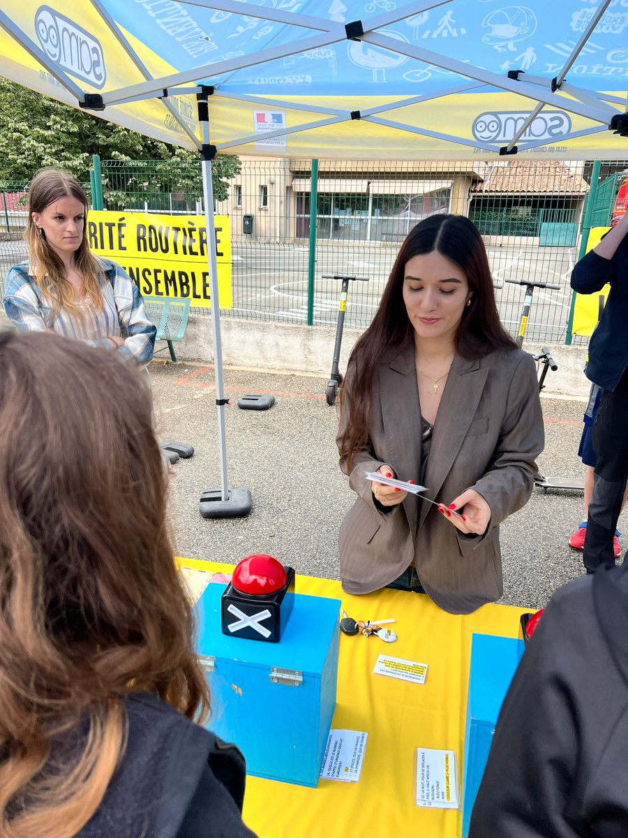 GADDICTIONfr's tweet photo. đïž Au #Tignet : mobilisation gĂ©nĂ©rale de tous les acteurs de #SecuriteRoutiere : de trĂšs nombreux ateliers aux cĂŽtĂ©s du @prefet06, des #pompiers du @sdis_06, la @gendarmerienationale, de la police municipale et de l'asso' V Performance. https://t.co/jmLD7YkjgU