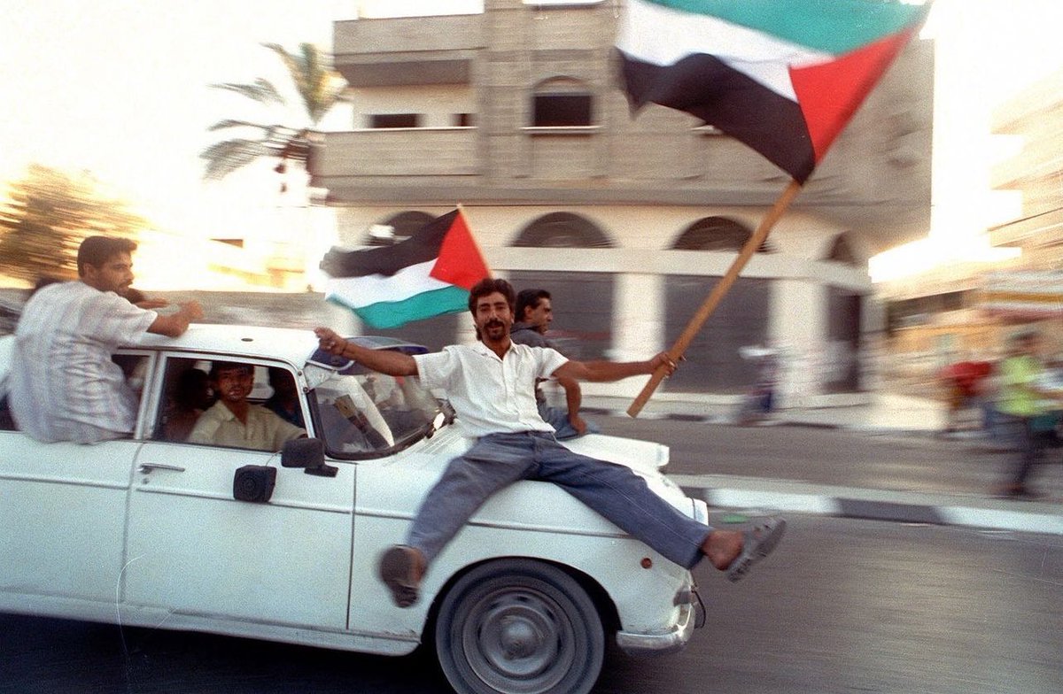 Gaza, Palestine (1993) ©️ Santiago Lyon