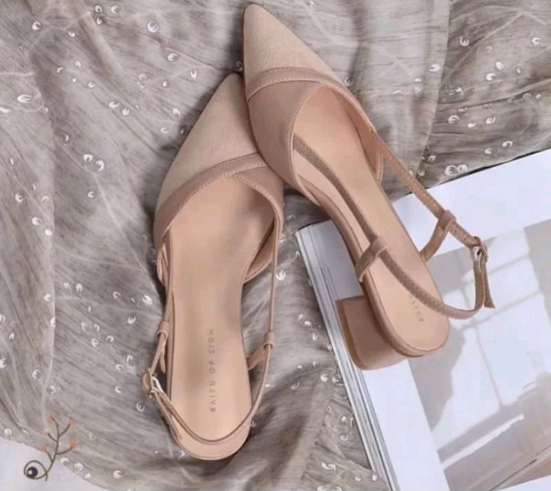 jakeeiyu's tweet photo. wts heels 35k ajaaaa jual rugi bellum ada sebulan uk 35 heels murahhh https://t.co/ZjyD32TYOB