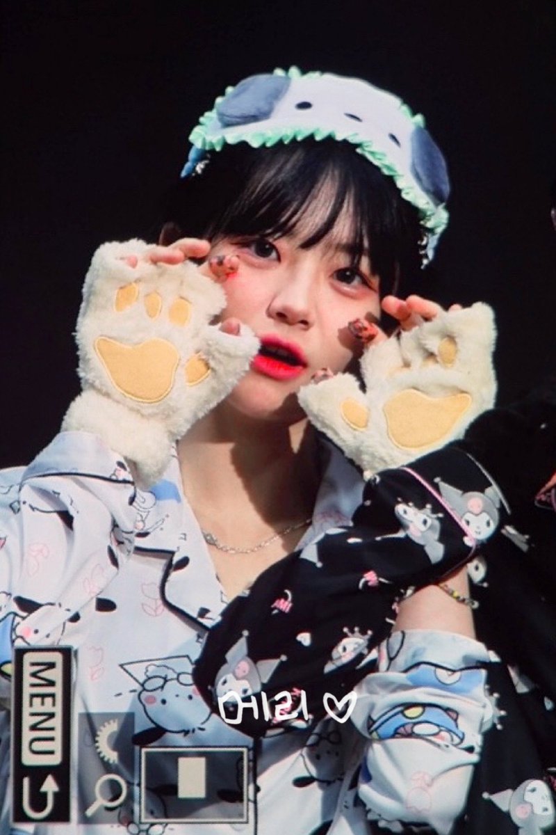 merry981101's tweet photo. 240602🐾
#QWER #쵸단 #Chodan @official_QWER https://t.co/D1i9DRsLpS
