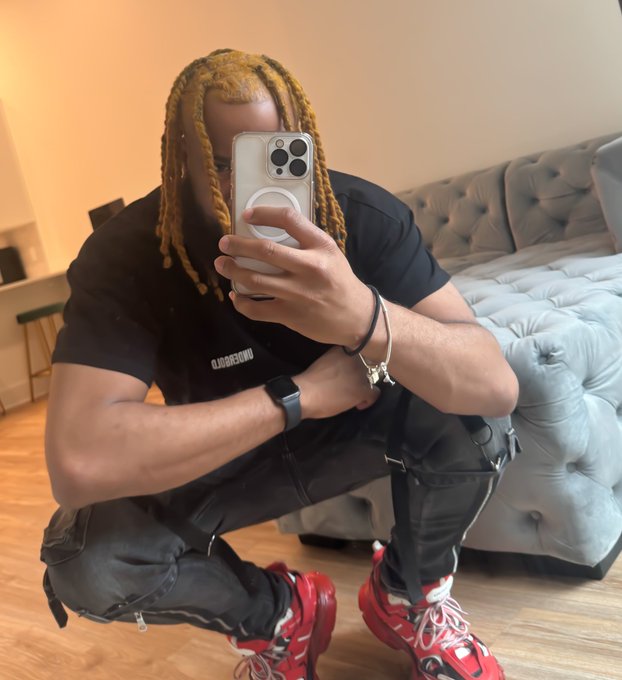 Watch SUCKMYPOLLA's leaked NSFW photo on TwXstars