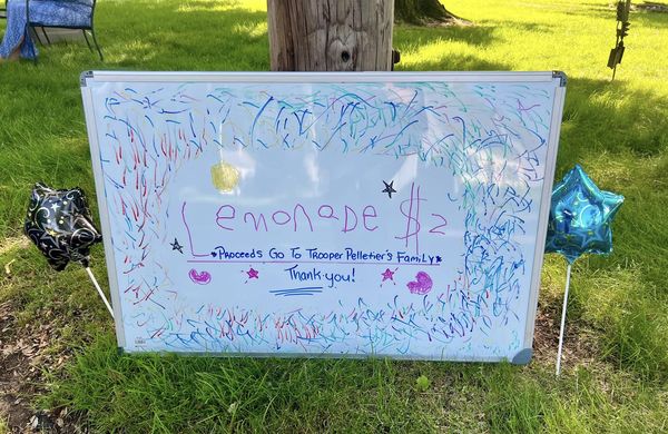 WFSBnews's tweet image. A four year old girl from Cromwell asked her mom for help setting up a lemonade stand to raise money for the family of fallen state trooper Aaron Pelletier. 

STORY: wfsb.com/2024/06/02/4-y…