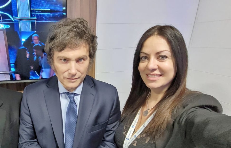 stanleybostero's tweet photo. Algunos de los dirigentes que fueron denunciados por Pettovello:

👉 Eduardo Belliboni, denunciado por irregularidades con el plan potenciar trabajo.
👉 Emilio Persico, por malversación de fondos públicos 
👉 Juan Grabois, por fraude a la administración pública 
👉 Alberto Fernández, por el escándalo de los seguros
👉 Victoria Tolosa Paz, por compras irregulares de guardapolvos y yerba mate.

Nunca un gobierno fue tan a fondo contra la corrupción, por eso quieren bajar a la ministra.