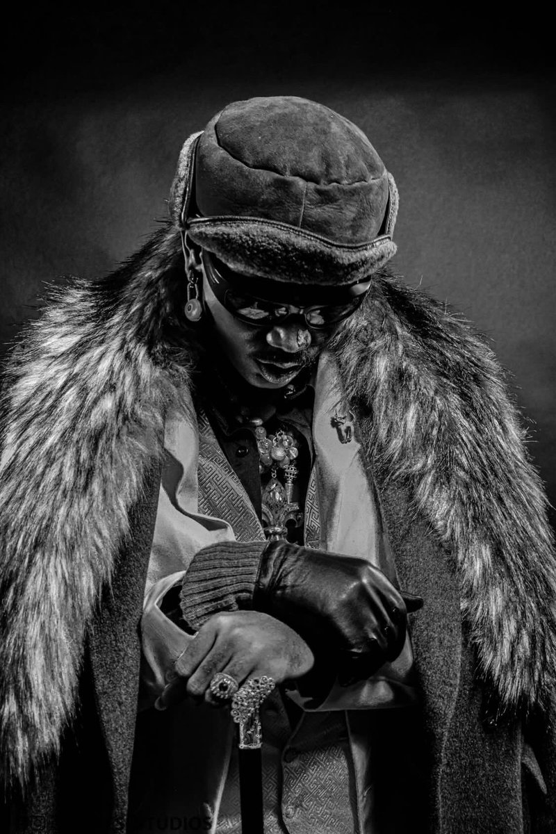 DRUPZmusic's tweet photo. BLESSED NEW MONTH MA PEOPLE!
MANS GOT A WHOLE HEEP A SOUNDS TO GIFT YOUR EARS.
ANTICIPATE GREATNESS!
#GODFATHER
#SEKUNDEABRANTIE
#LAVASPLASH
#STADIUMSTATUS https://t.co/2BaAWqs99R