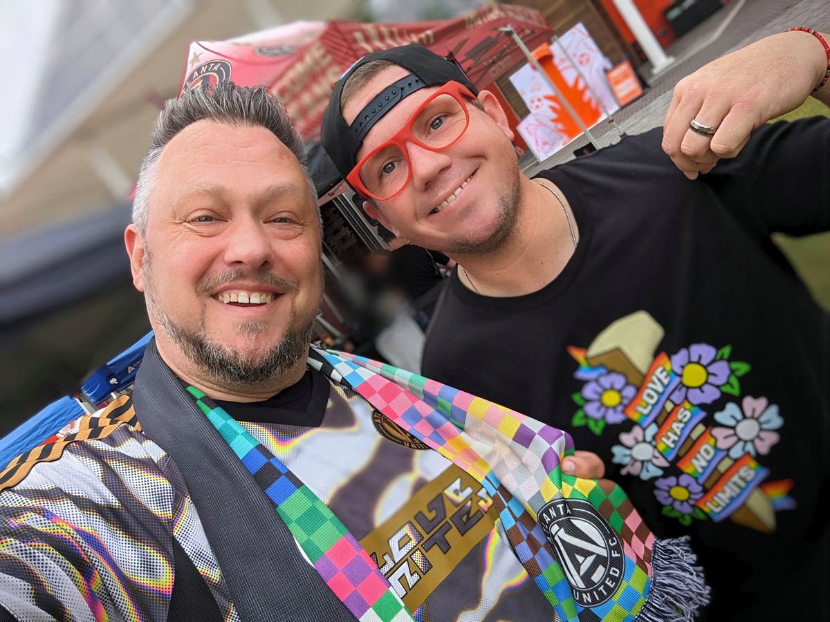 We out here! Celebrating #pride and raising shots to #KeepTheGreek #atlutd <a href="/atlutd/">Atlanta United FC</a>
Let's keep up the momentum and go crush that Atlanta suburb we are playing today!