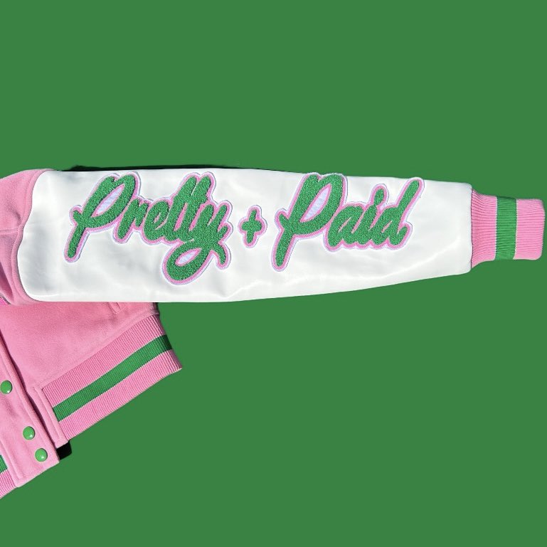 AyooJayJordan's tweet photo. My next drop for the BAD B*TCHES 🥰
Pretty &amp; Paid Crop Varsity dropping July 12th

Join our sms VIP Club on my site to be notified via text when it drops ⬇️
https://t.co/1XTWEnVVlg https://t.co/6p7UjhaxmP