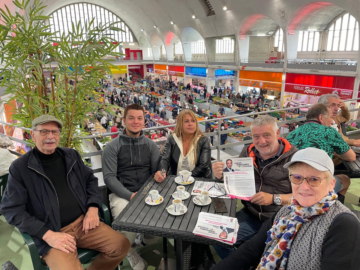 radicaux69's tweet photo. Dernier week end de campagne. De Lyon à Villefranche sur Saône en passant par Vaulx en Velin, plus que jamais mobilisés pour faire connaître notre projet Europe Territoires Écologie 🇪🇺✊. #Europeennnes2024 #EuropeTerritoiresEcologie https://t.co/AiqI1e457G