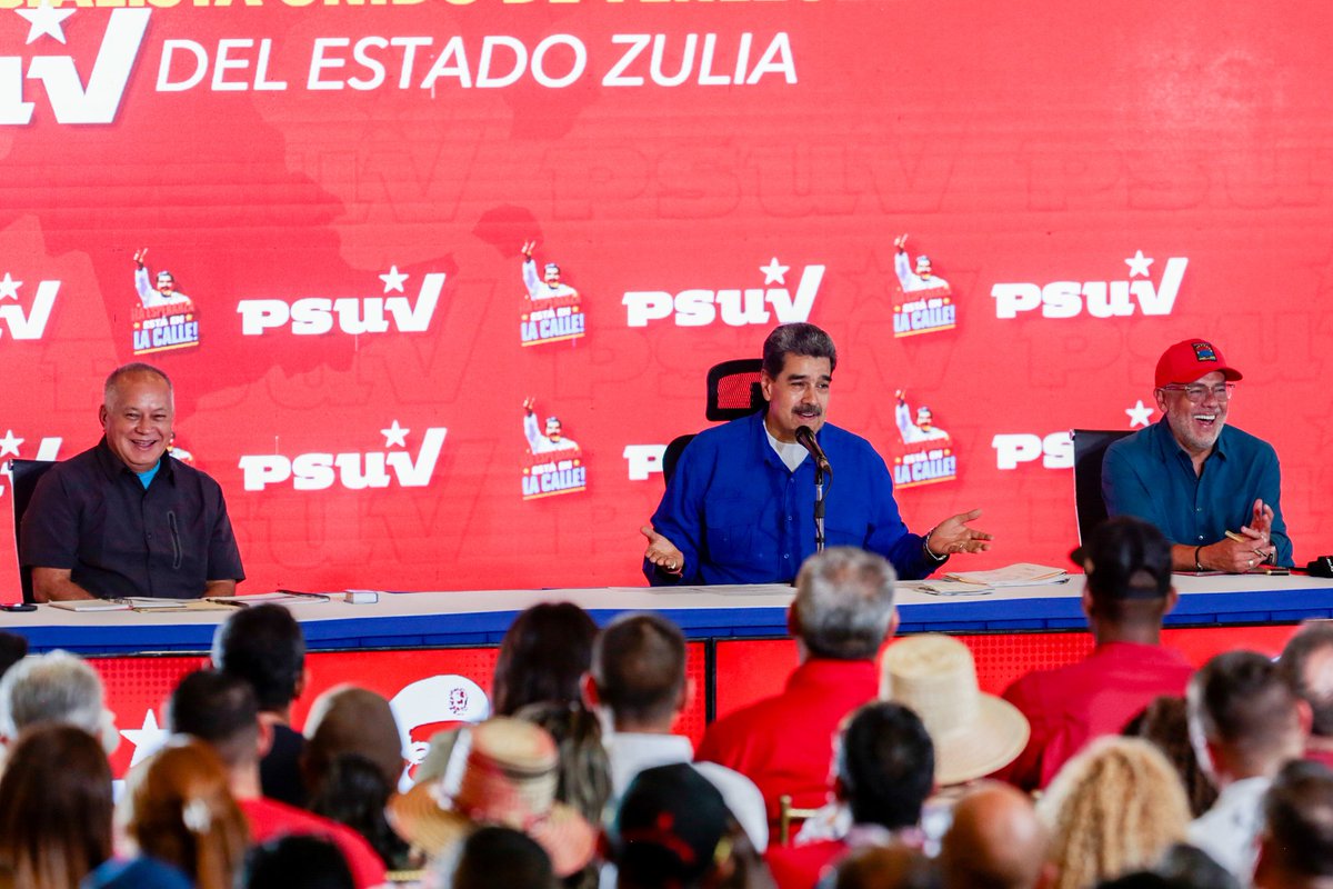 Presidente del PSUV sostuvo encuentro con estructuras políticas en el estado Zulia #PsuvMiranda #3Jun acortar.link/F5xm2X