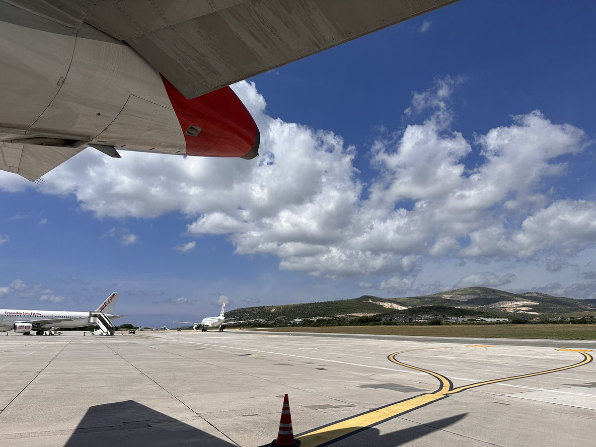 Mike✈️ tweet media