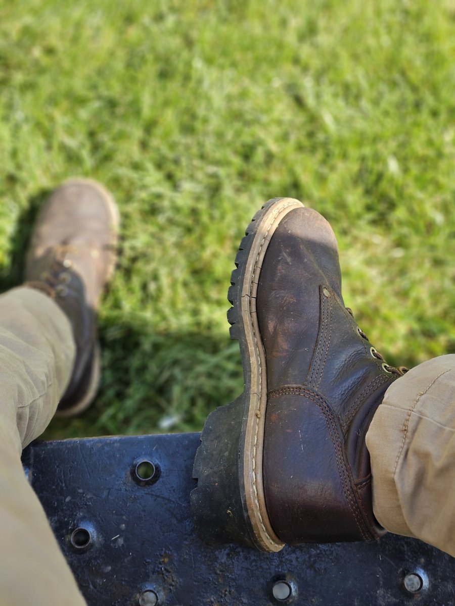 AlphaColt02's tweet photo. Long day. Which one of you pigs gonna take these boots off and $crub these feet?🖕

#alphamale #workinman #bluecollar #straightalpha #humanatm #cashpig #findom
#feet #footfedish
#cashmaster https://t.co/3mGYtHCE3P