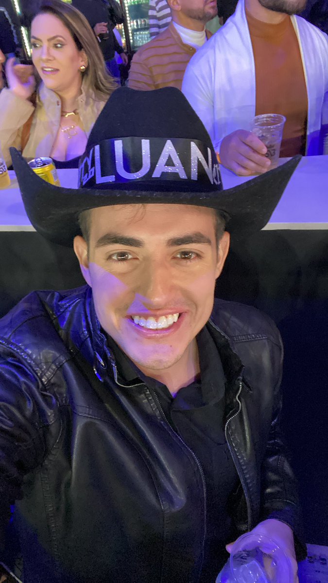 Netimmorais's tweet photo. O pobre não tem um dia de paz! Show cancelado 😢🤡 https://t.co/Nch630oV1L