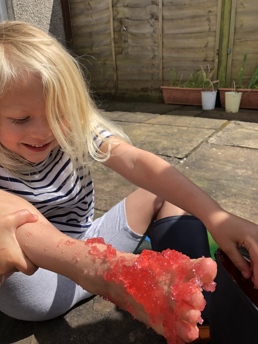 LauraLewry tweet media