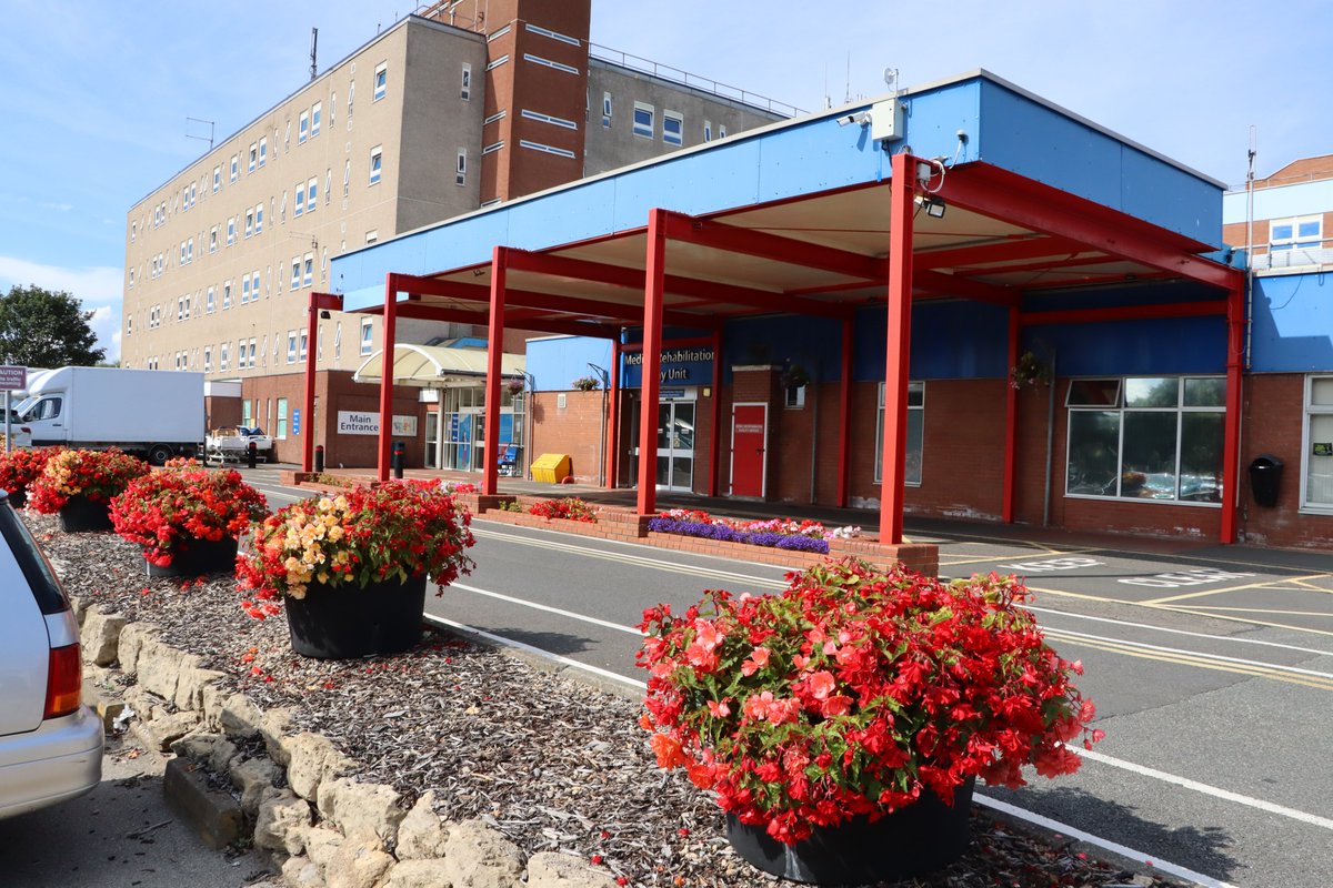 NTeesHpoolNHSFT's tweet photo. Calling all experienced #scrubnurses. We are hosting an open day at the University Hospital of Hartlepool's elective hub on Saturday 22 June, 10am-2pm to share info about some great jobs we have to offer.
For details, contact matron Deborah Harris: deborah.harris8@nhs.net https://t.co/5eW6DPQkh8