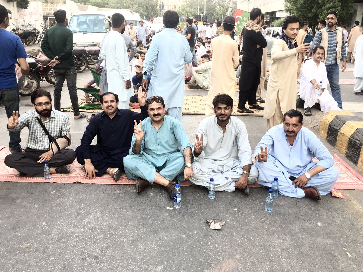 SameerBabbar110's tweet photo. Attended hunger strike camp at Karachi Press Club
#PTI #PTIKarachi #PS98 #DistrictEast #ReleaseImranKhan https://t.co/85J6s6cdkP