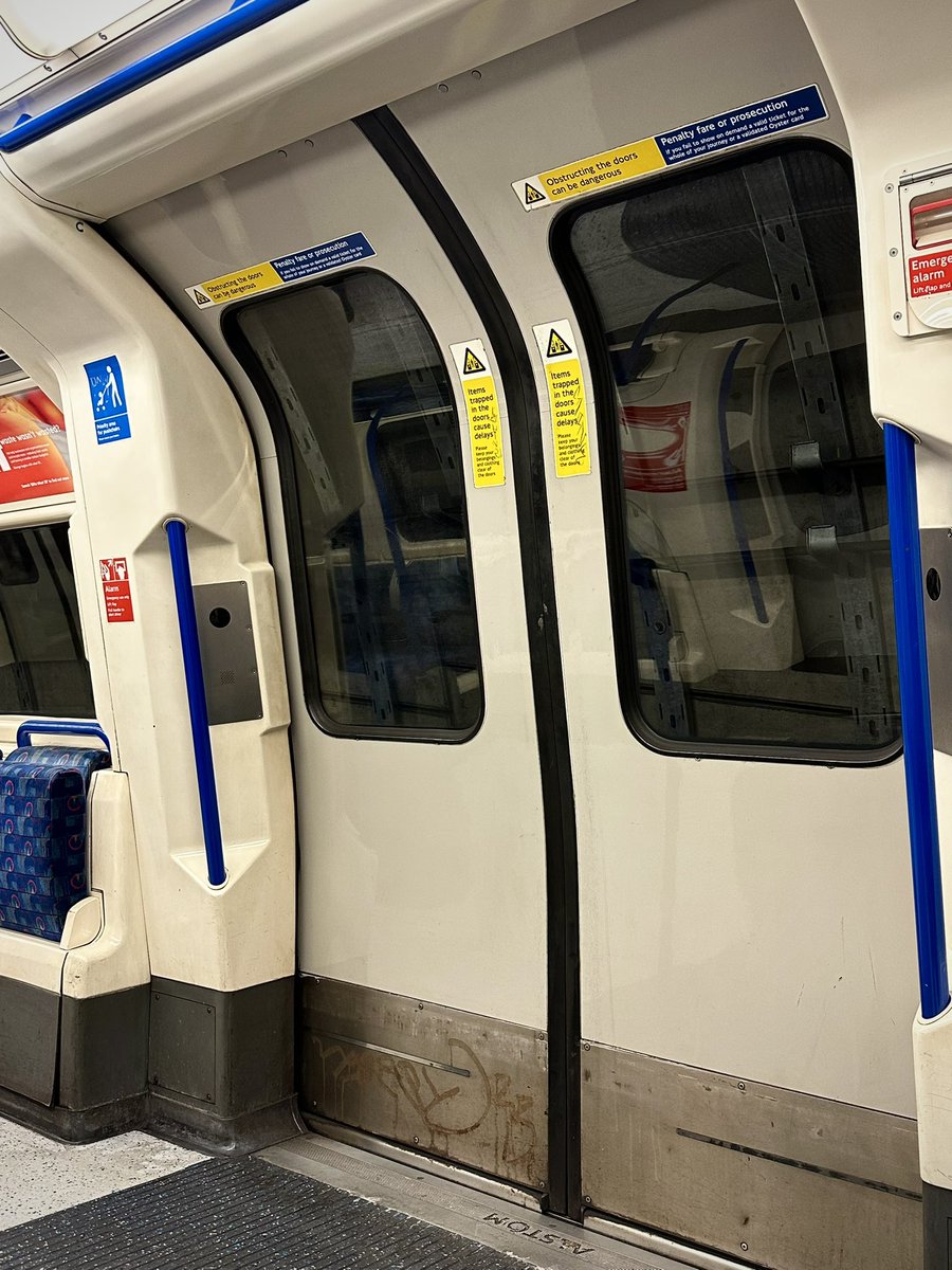 JCPhotos94's tweet photo. London tube rides. #photography #photo #london #tube #londonunderground https://t.co/BwdhwIoZzP