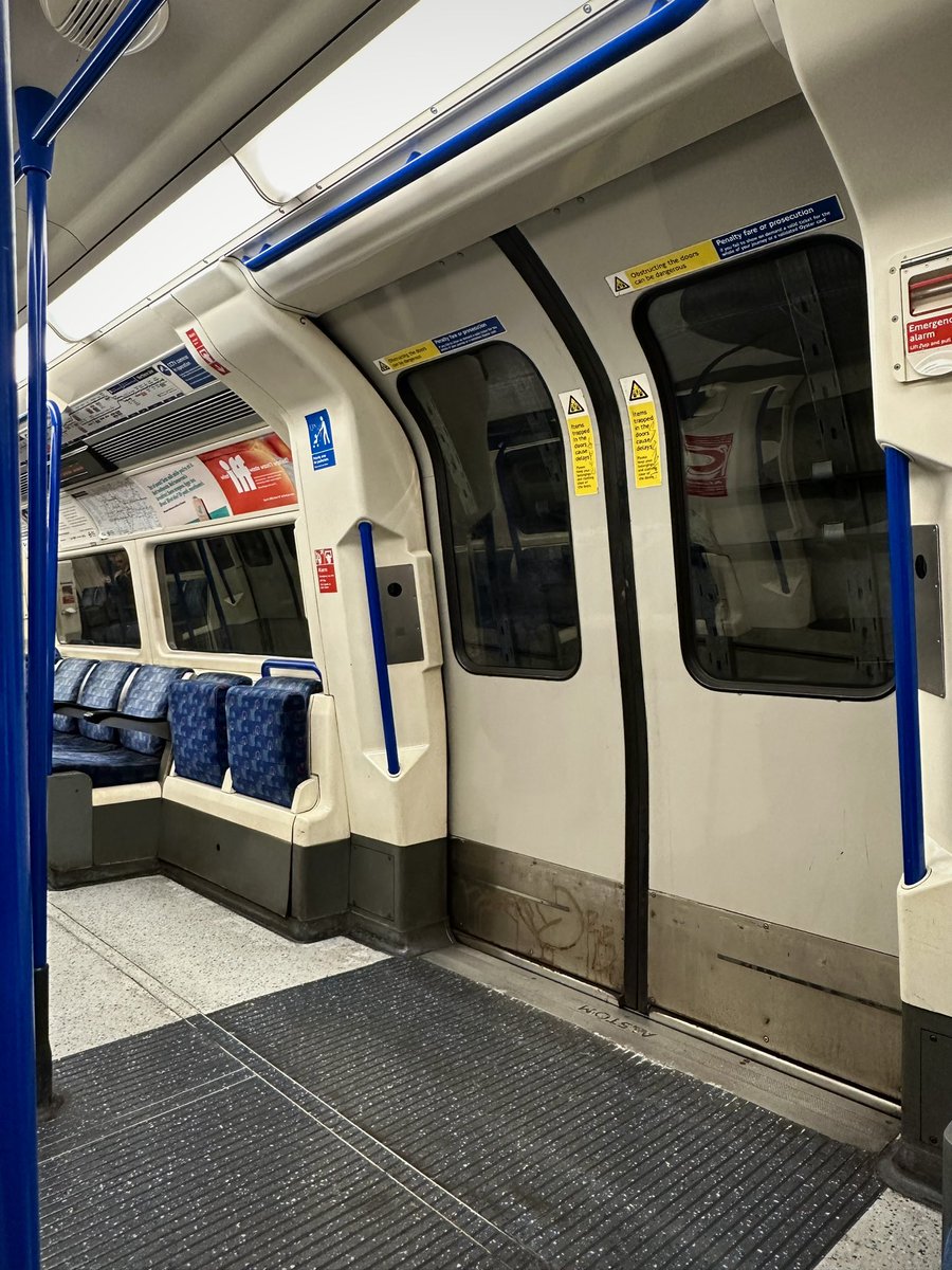 JCPhotos94's tweet photo. London tube rides. #photography #photo #london #tube #londonunderground https://t.co/BwdhwIoZzP