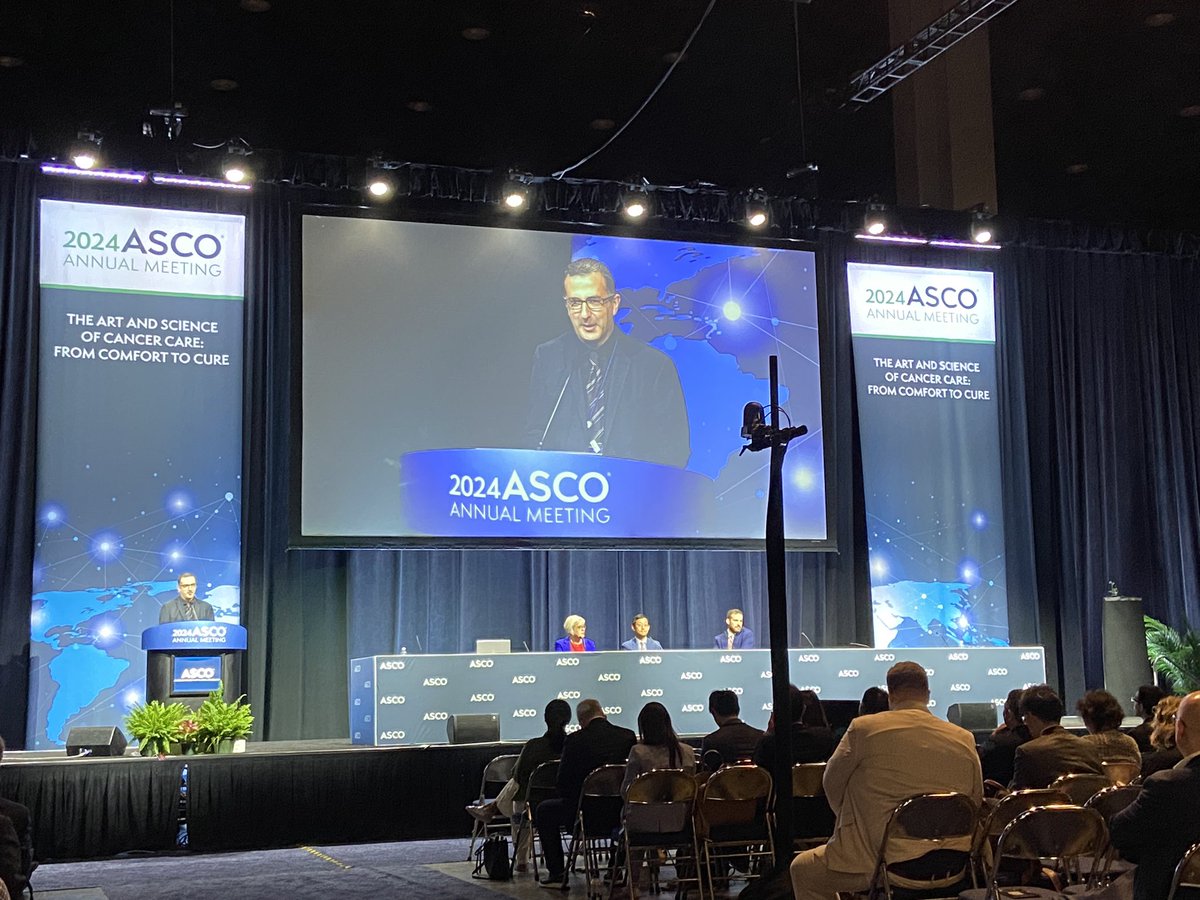 ShenduoLi's tweet photo. Our very best program director Dr. @RManochakian is moderating a very hot topic of managing locally advanced NSCLC! 👏👏👏 #ASCO24 @ASCO @MayoClinic https://t.co/OM3nefY9QQ
