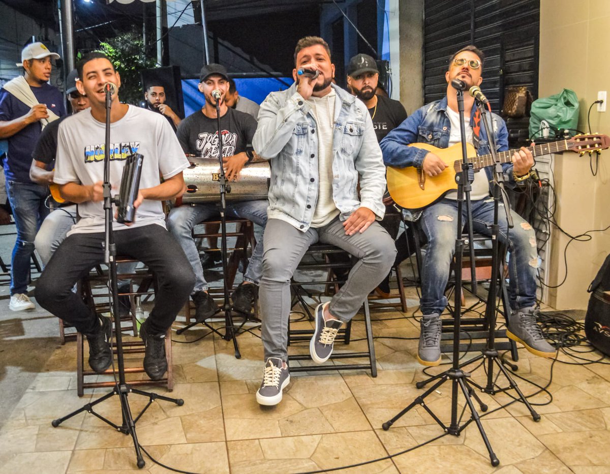 Pagode é vida, alguém concorda ?
Junho já começou com muito pagode por aqui. Corre e já garanta logo o pagode pro seu evento, vem de Jogada Certa 💥

Contrate o Grupo Jogada Certa para seu evento ✅️

(21) 99162-0891

.

.

#pagode #pagodinho #pagodeando #pagodeiro #samba #samba