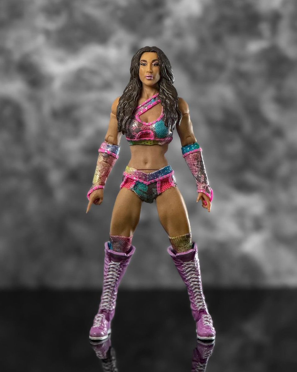 MajorWFPod's tweet photo. Let’s see your customs!

Here is @coltezcustoms with his take on @ImChelseaGreen!

The paint details on the ring gear, makeup, and hair… The added tooling on the skirt.

Great job!

#ScratchThatFigureItch https://t.co/MfmNhEu9vZ