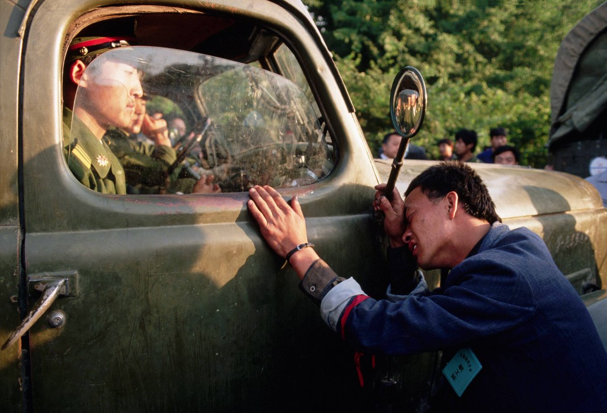 The New Yorker (@newyorker) on Twitter photo On this day in 1989, the People’s Liberation Army opened fire on civilian protesters in Tiananmen Square. Revisit <a href="/JiayangFan/">Jiayang Fan 樊嘉扬</a>’s remembrance of the event, which occurred when she was a a young child in Chongqing, China. nyer.cm/mZe6ajz On this day in 1989, the People’s Liberation Army opened fire on civilian protesters in Tiananmen Square. Revisit <a href="/JiayangFan/">Jiayang Fan 樊嘉扬</a>’s remembrance of the event, which occurred when she was a a young child in Chongqing, China. nyer.cm/mZe6ajz