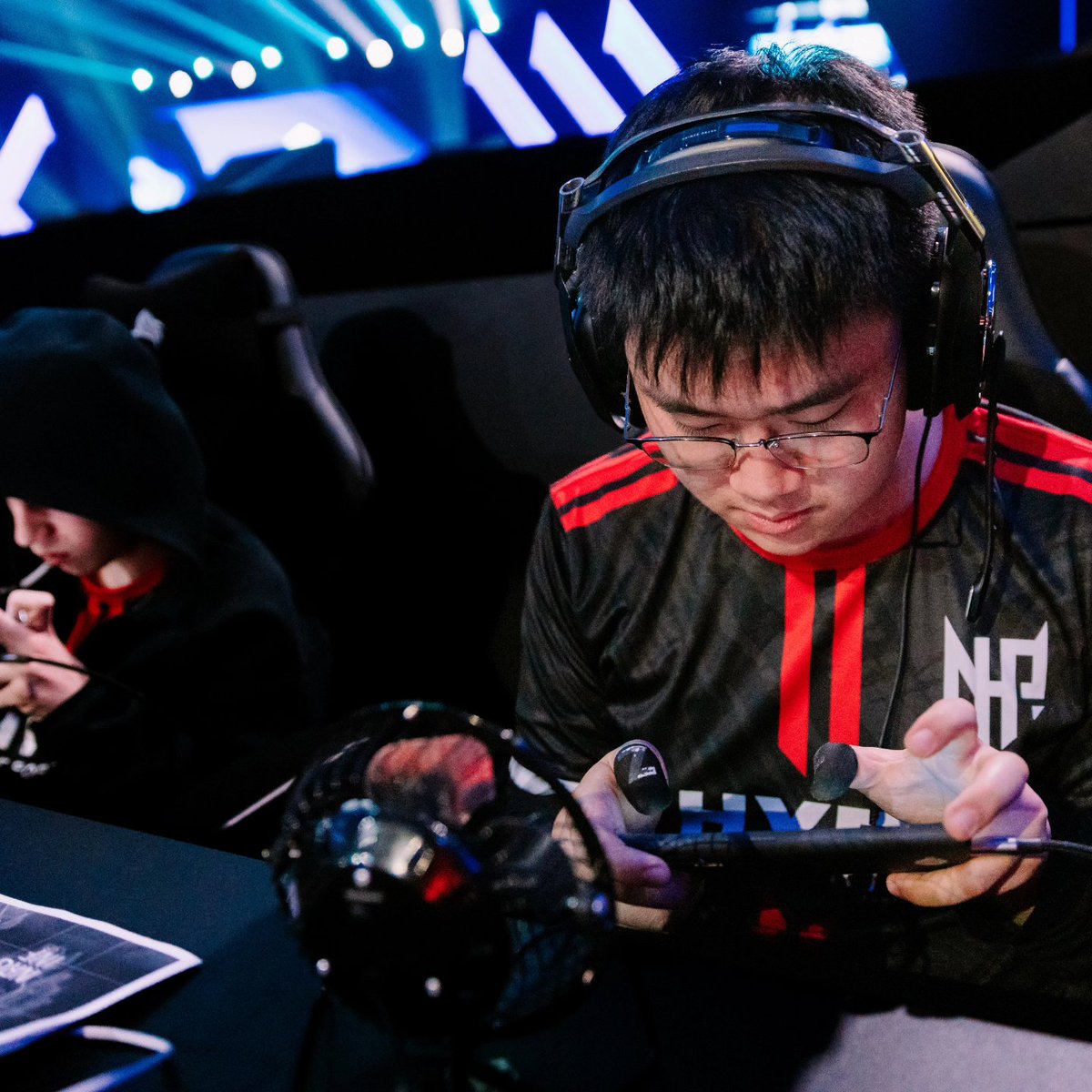 nhp_pubgm's tweet photo. Remember Day 2? 16 elims 1st match? 😼
✅️ Yes.
#PMSL2024 #pmsl2024americasspring #nhppubgm #RunItHyper #PMSLSTARS https://t.co/H6eyCyhyAA