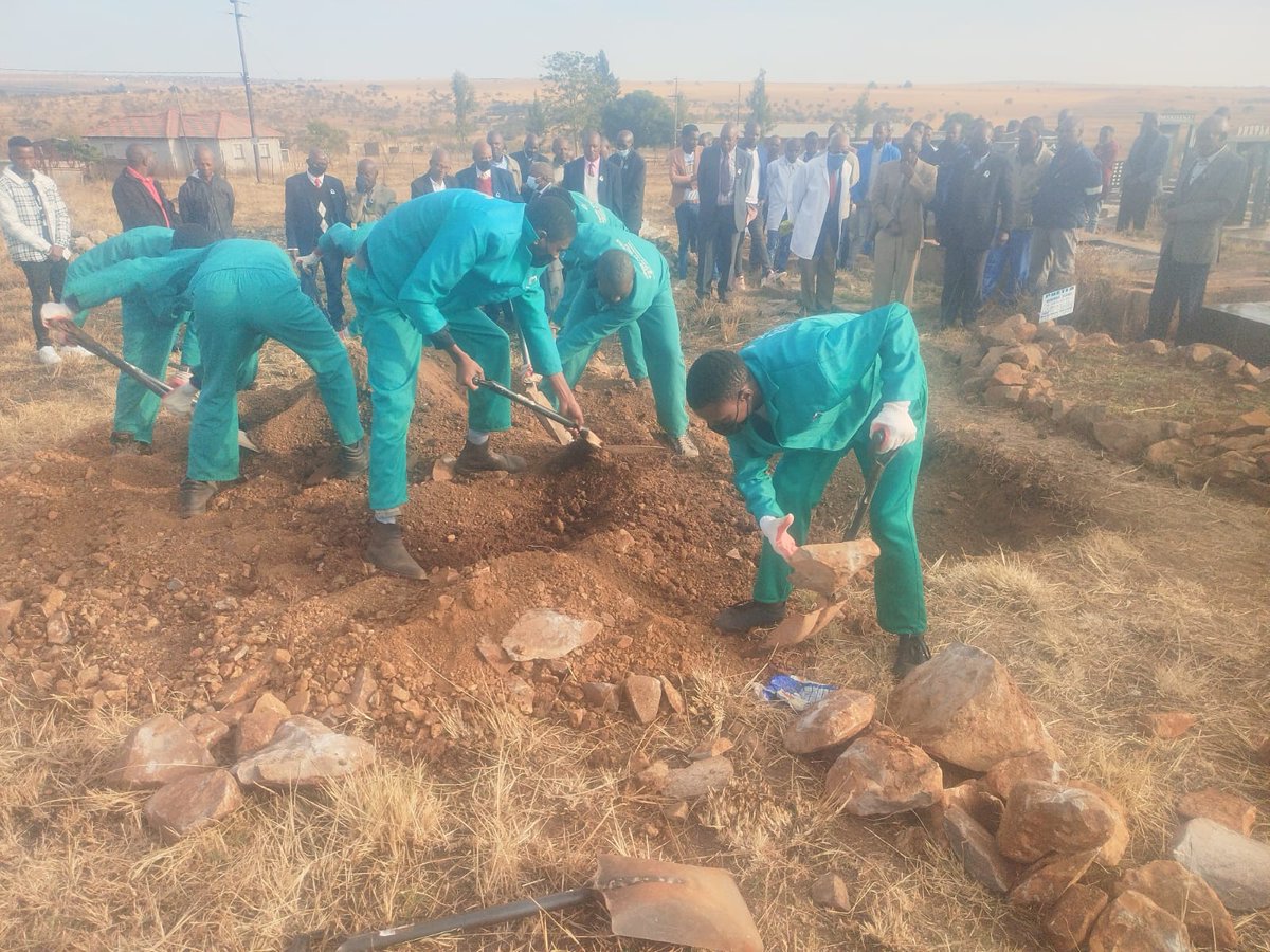 DiphiriSolution's tweet photo. #Funeral_Service
We serve communities across Limpopo &amp; Neighboring Provinces.

#We_Offer
✓Once-Off services 
✓Membership programs

#Our_Services
✓Grave digging and closure 
✓Building in Graves 
✓Cooking and Meal preparation 
✓Cleaning and waste management
✓Tombstone Repair https://t.co/PHUPBKdb6H
