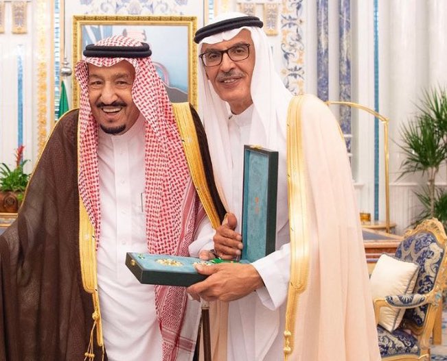 عاجل 🔴 

#خادم_الحرمين_الشريفين يوجه بناءً على ما رفعه سمو #ولي_العهد ؛ بإطلاق اسم الراحل الأمير بدر بن عبدالمحسن -رحمه الله- على أحد طرق العاصمة الرياض وهو الطريق الواقع غرب جامعة الأميرة نورة والذي يصل طريق الملك سلمان بطريق الثمامة وذلك تقديراً للدور الوطني الفاعل وتثميناً