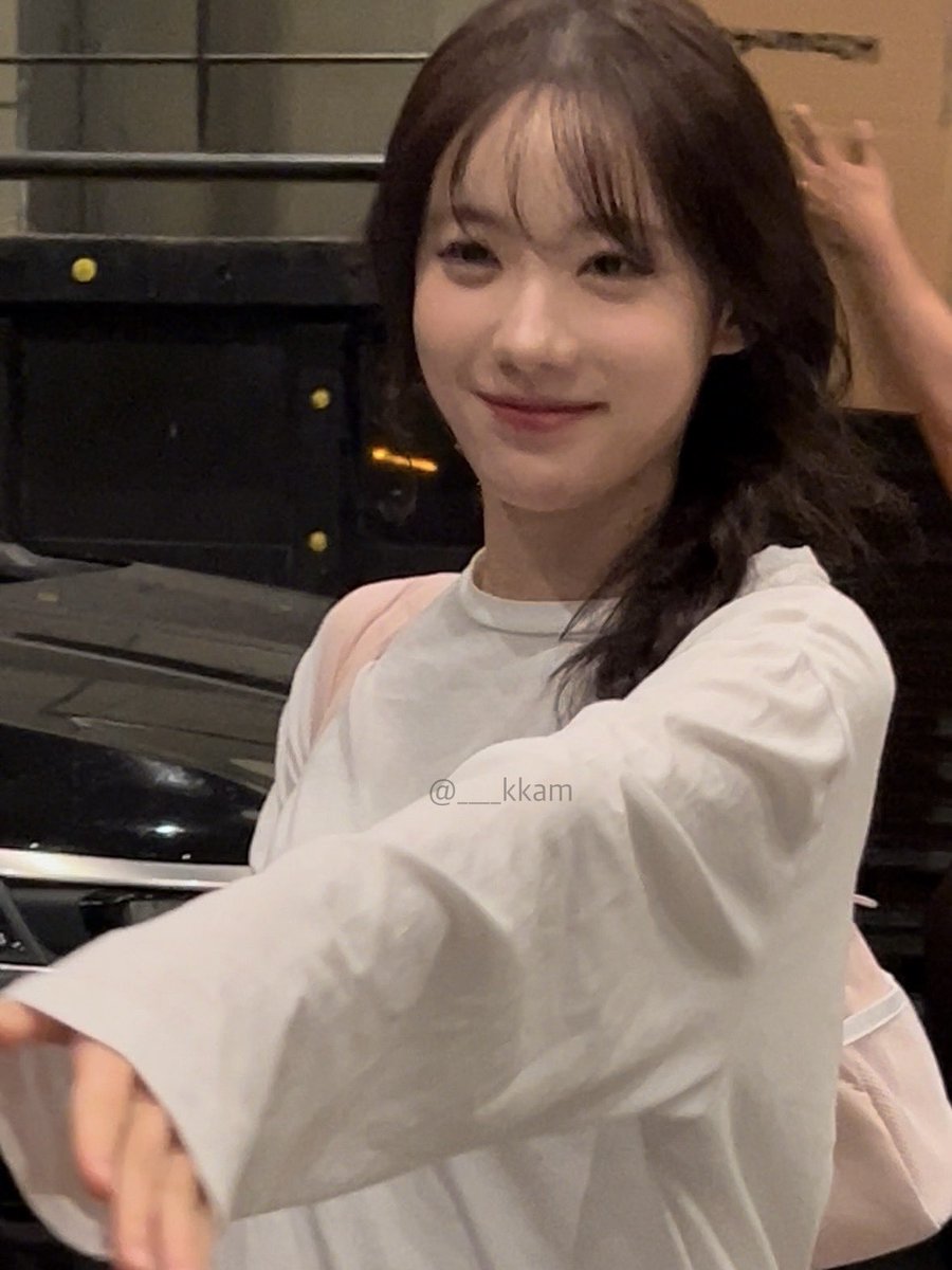 깜 tweet media