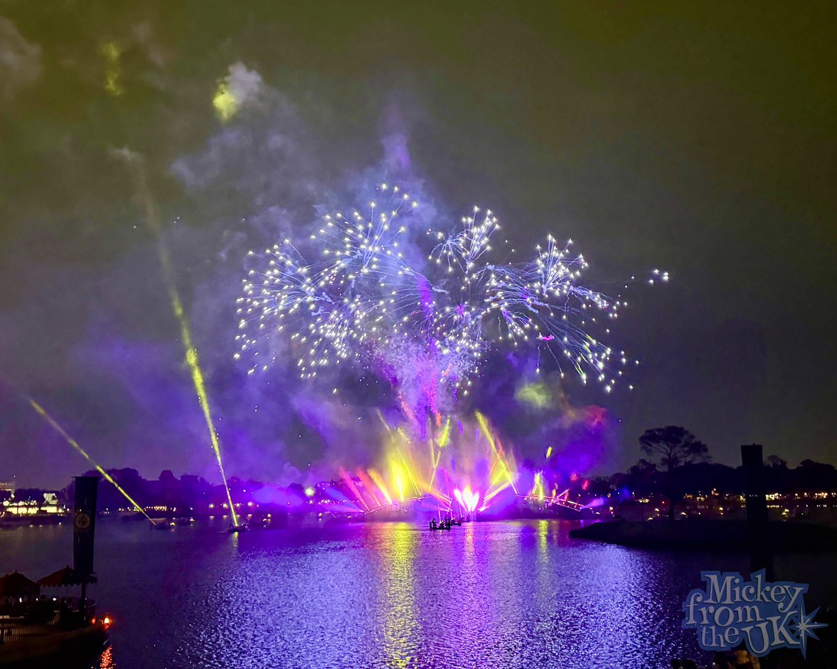 mickeyfromtheuk's tweet photo. Luminous The Symphony Of Us π A few of my favourite shots of this incredible new EPCOT nighttime spectacular.
#disneyworld #waltdisneyworld #disneyparksuk #disneyparks #disneyuk #epcot #luminous #epcotfireworks #disneyfireworks #worldshowcaselagoon #luminousthesymphonyofus https://t.co/q7Vm9lnIdi