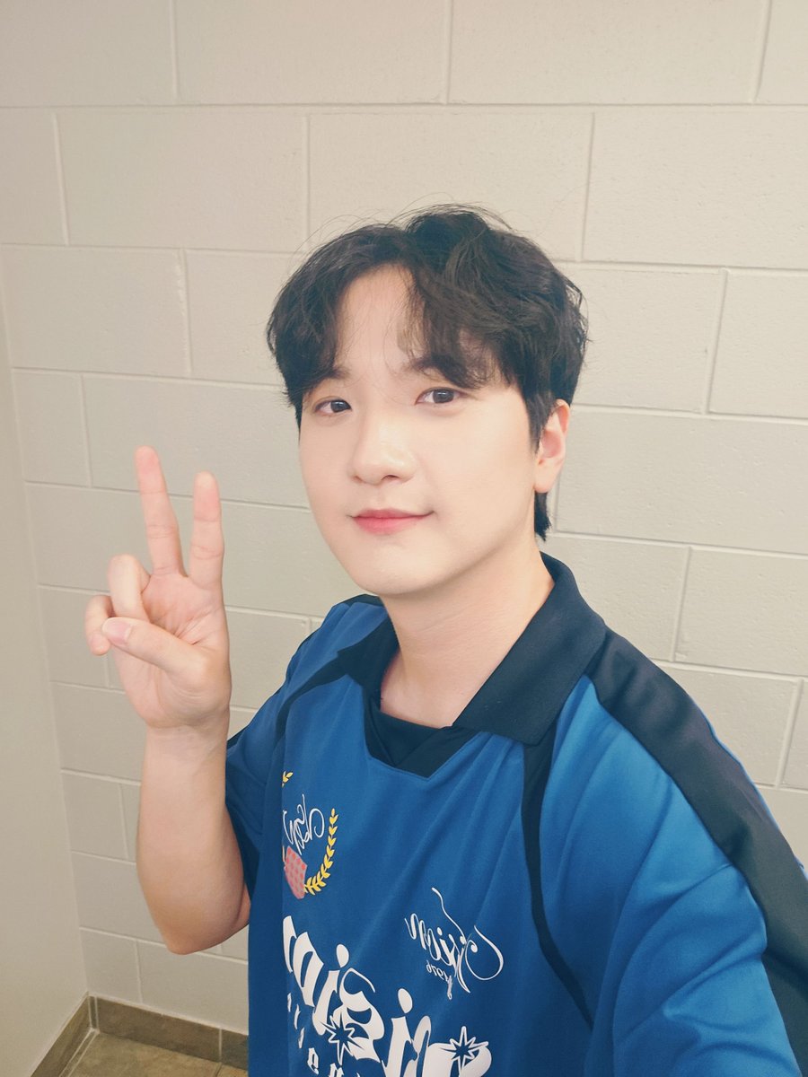 luzi_one's tweet photo. 광일이반쪽이되버렸다고지금 쉑쉑많이먹어광일.. https://t.co/hDvAix3U7l
