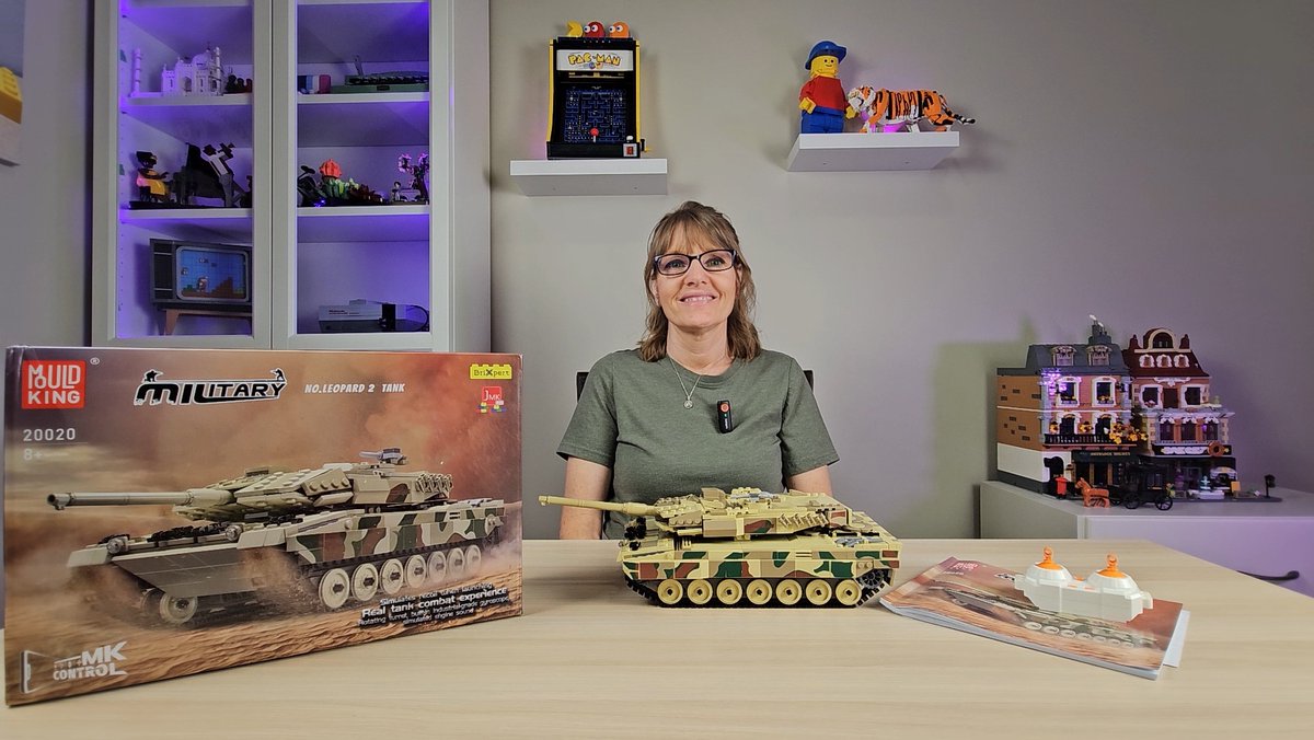 SheClicksBricks's tweet photo. I Built a Tank 😲🥰 #mouldking #gobricks #afol #lego Check Out my review https://t.co/F7emCMhHnK https://t.co/OX0hSkuNyZ