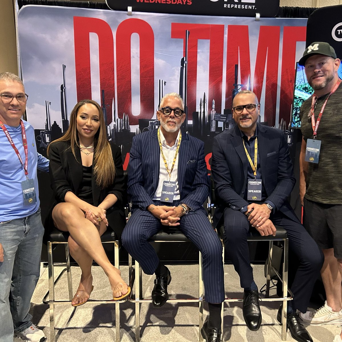 tvonetv's tweet image. These fans were all smiles with our #ATLHomicide detectives @DAVIDQUINN19 and @vincevelazquez and #FatalAttraction: Last Words host @marascampo! ❤️ #TVOneCrimeCon #CrimeCon