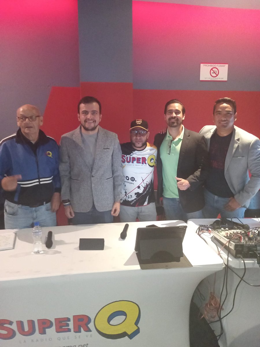 AliArrocha's tweet photo. Ayer en la presentación del elenco de transmisiones para la Copa América por @SuperQPanama con
@santoscanoc @untaldanidan #albertoleon @DjCesarJordanJr 
⚽ Fútbol ⚽ fútbol ⚽ 
🤘🤘🤘
#soysuperqsoycopaamerica https://t.co/TqxjiNAMz8
