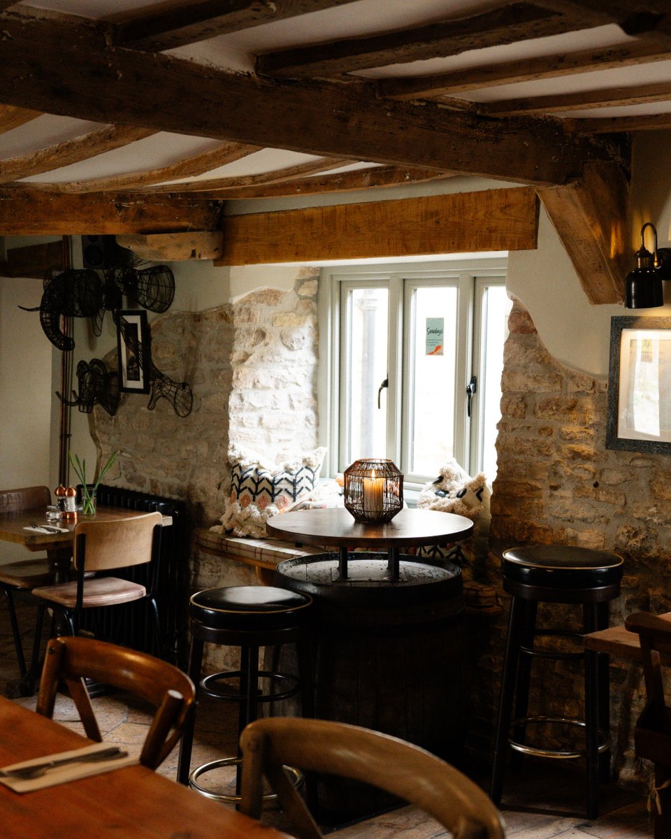 Intimate dinners at The Litton are best enjoyed in the atmospheric Whiskey Bar ✨ 

Surrounded by original historic features and subtle lighting, it's the perfect spot for special dinner. Book a table on our website.

thelitton.co.uk/dine/

#Somerset #TheLitton