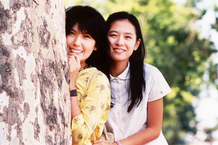 연애소설 옛날 영화가 좋다... 아날로그가 좋아.. 화질 안좋고 노이즈 있는 게 좋음 영상미가 너무 예쁨 배우들이 이뻐서 그런 거겠지만 살짝 지엘미...