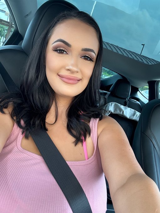 Hi ! Fun exciting news ! I&rsquo;ll be making coffee at a bikini coffee stand!! Yay! Anyways I&rsquo;ll post my schedule<a href="/tag/mvsales"class="tags"><span>#mvsales</span></a>