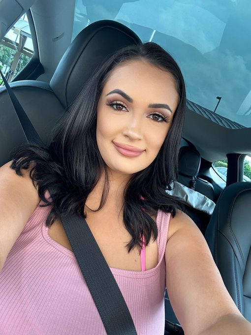 Hi ! Fun exciting news ! I&rsquo;ll be making coffee at a bikini coffee stand!! Yay! Anyways I&rsquo;ll post my schedule<a href="/tag/mvsales"class="tags"><span>#mvsales</span></a>