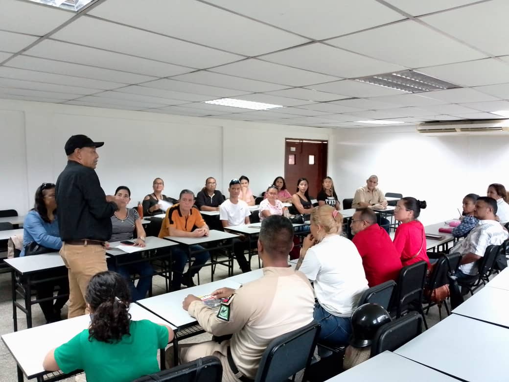 INECOJEDES's tweet photo. #DelInteres #2Jun La formación ofrecida por el INE para fortalecer las políticas públicas territoriales es un paso crucial en la consolidación de liderazgos locales informados y capacitados.
#NicoLike
#XVCenso https://t.co/mhRKvxKz2k