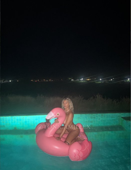 Late night dip? https://t.co/LsJQvcJJZY