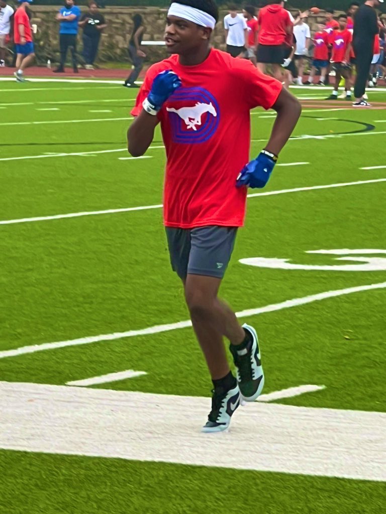 Major_Collins10's tweet photo. Thank you @SMUFB for an amazing camp today! @PlanoEastFB https://t.co/sr6KXchSyV