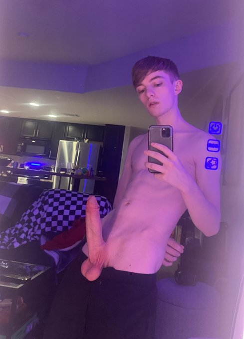 Can’t keep it down 🍆 https://t.co/YKzNsyxF9q