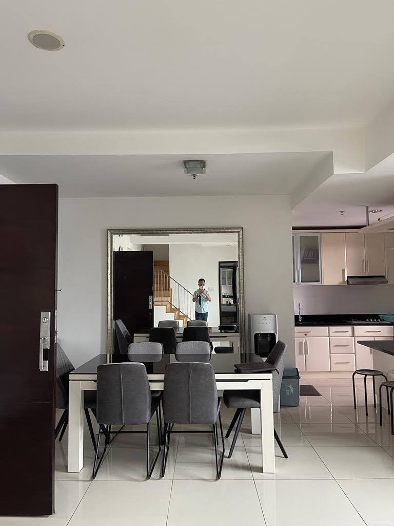 Betho1312's tweet photo. Apartemen Gandaria Heights 

SHM
Tower B
Tipe loft ( 2lt ) 
Luas 170
Fully Furnished:
3 kamar tidur 
3 kamar mandi
Ruang TV 
Ruang makan
Dapur 
Ruang kerja 
1 kamar ART &amp; kamar mandi
harga 5 M nego

info 0857.1473.5855 https://t.co/7xjuFgMimc