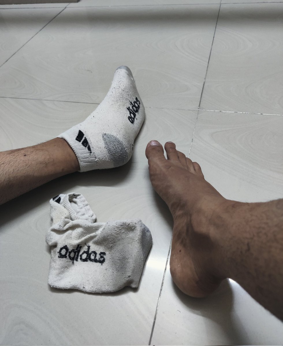 BrownMaster10's tweet photo. What's the next step

#feetmaster #feetslave #dirtysocks #findom #fimsub #GayFitDaddy #gayfeetlick #feetlick https://t.co/4kivPkULSc