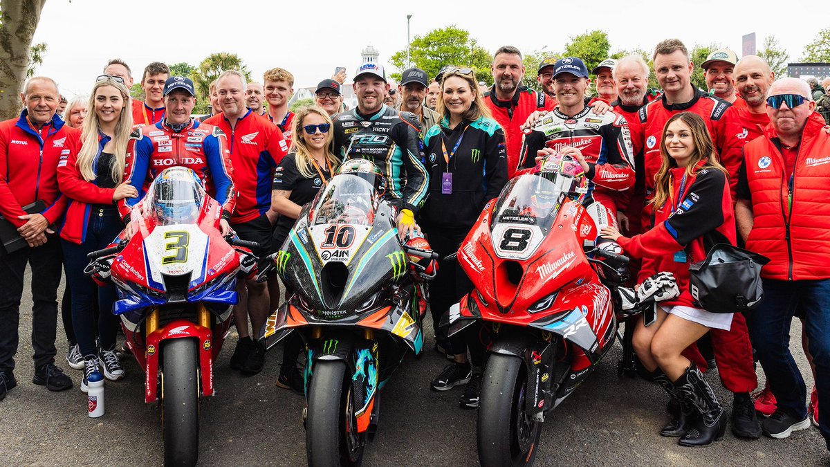 ttracesofficial's tweet photo. Peter Hickman claimed his 14th TT win during a dramatic @RSTmoto Superbike race matching Hailwood’s tally. The @MonsterEnergy BMW by @FHO_Racing rider took the lead to win by 5.84 seconds from @DaveyTodd74 ahead of @DeanHarrisonTT in third

Full Report: https://t.co/Ppc13GMtYf https://t.co/IT6IQCD162