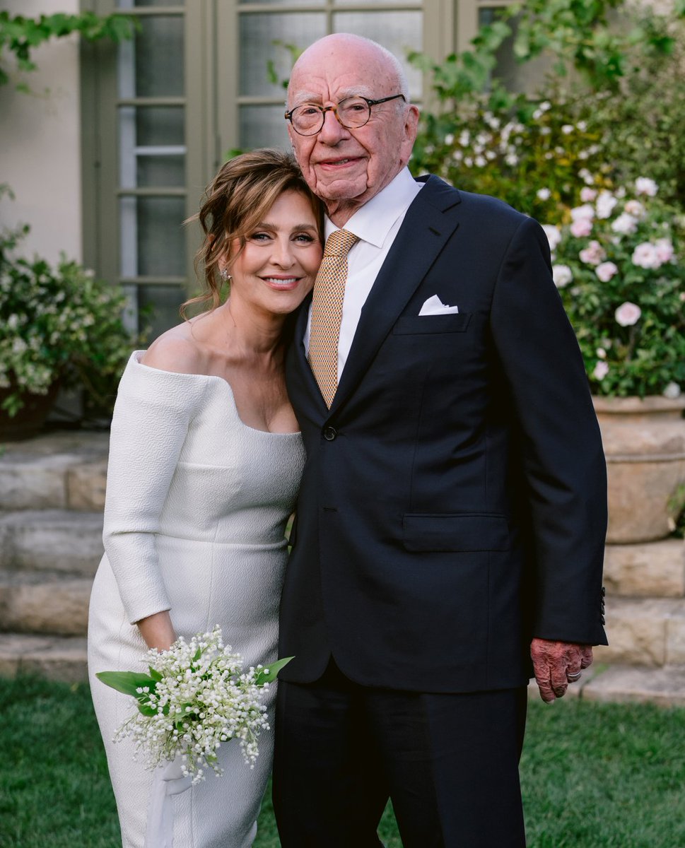 Rupert Murdoch, chairman emeritus of News Corp, marries Elena Zhukova at his California vineyard. Murdoch, 93, and Zhukova, 67, met last year. The marriage is Murdoch’s fifth. Zhukova is Russian oligarch Roman Abramovich's former mother-in-law. thetimes.com/article/rupert…